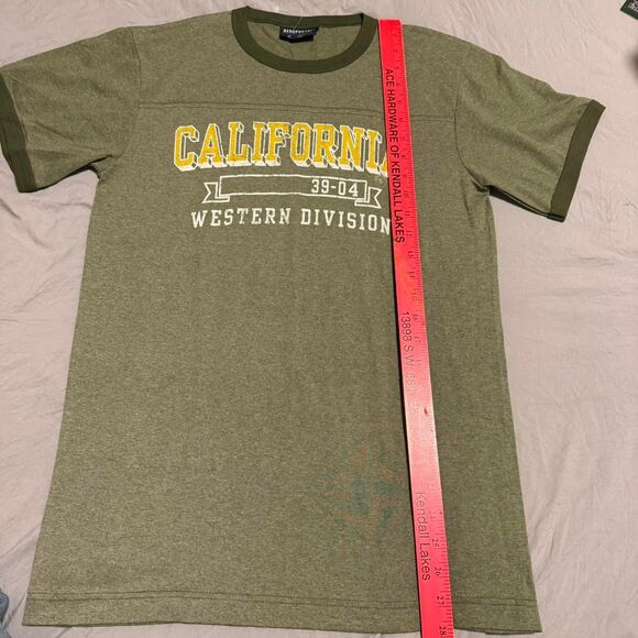 Aeropostale Men's Green and Khaki T-shirt Size S - Picture 7 of 7